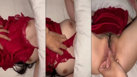 Vú to lông bướm mượt em còn tạo kiểu lông